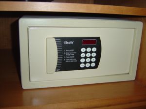 Armed Robbers Steal Mall Wages